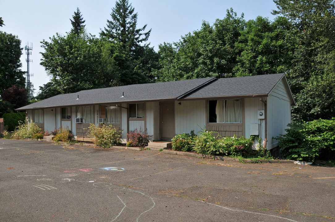 38455 Park St in Sandy, OR - Building Photo