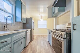 22637 Mariano St in Los Angeles, CA - Building Photo - Building Photo