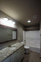 6337 Villa Rosa Way in Tyler, TX - Foto de edificio - Building Photo