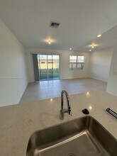 132 NE 14th St in Homestead, FL - Building Photo - Building Photo