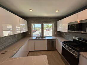 3804 Marron St in San Diego, CA - Building Photo - Building Photo