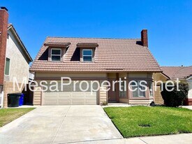 11321 Oakwood Dr in Fontana, CA - Building Photo