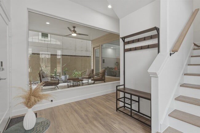 property at 5515 Venice St