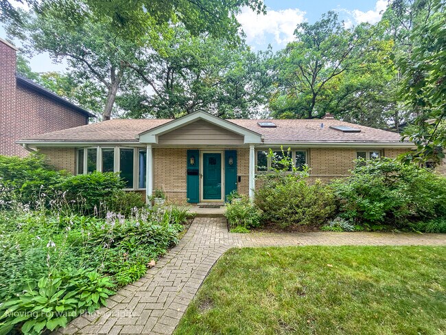 3528 Forest Ave in Wilmette, IL - Building Photo - Building Photo