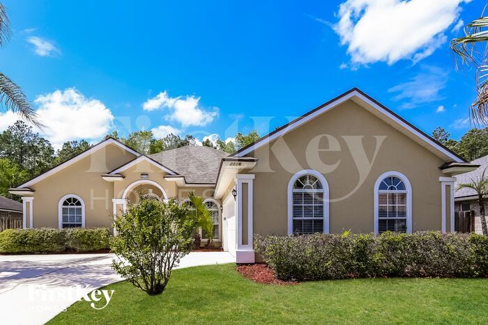 2516 Cedar Trace Dr W in Jacksonville, FL - Building Photo