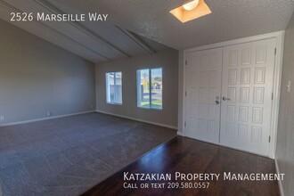 2526 Marseille Way in Stockton, CA - Building Photo - Building Photo