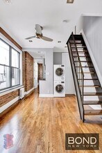 416 E 13th St in New York, NY - Foto de edificio - Building Photo