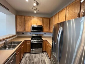 2262 Georgetown Cir in Aurora, IL - Building Photo - Building Photo