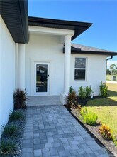 2207 NW 25th Ln in Cape Coral, FL - Building Photo - Building Photo