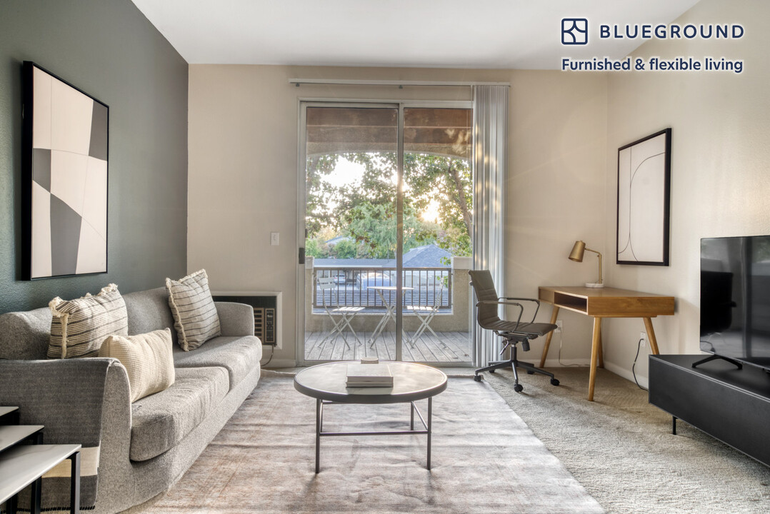 20667 Forge Way in Cupertino, CA - Building Photo