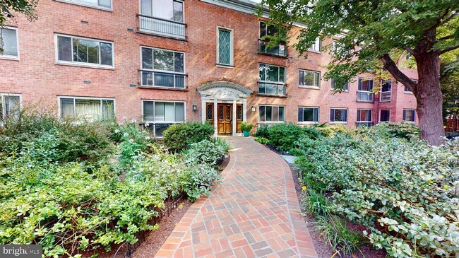 2711 Ordway St NW, Unit Apt 109