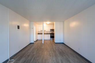 Los Olivos Apartments in Whittier, CA - Building Photo - Building Photo