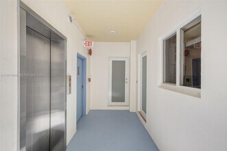 2001 S Surf Rd in Hollywood, FL - Building Photo - Building Photo