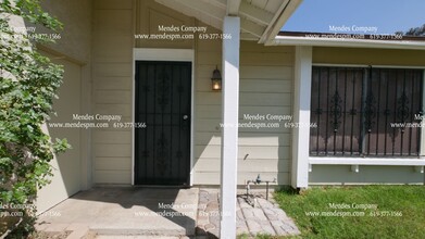 6762 Alsacia St in San Diego, CA - Building Photo - Building Photo