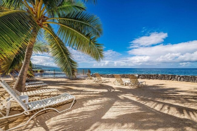 75-6082-6082 Ali‘i Dr in Kailua Kona, HI - Building Photo - Building Photo