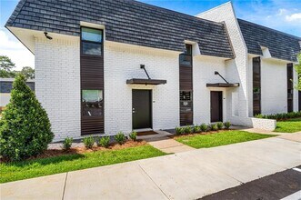 3655 Old Shell Rd in Mobile, AL - Building Photo - Building Photo