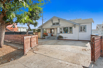 1416 W 48th St in Los Angeles, CA - Building Photo - Building Photo