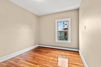 58 Bennington St, Unit 2 in Boston, MA - Foto de edificio - Building Photo