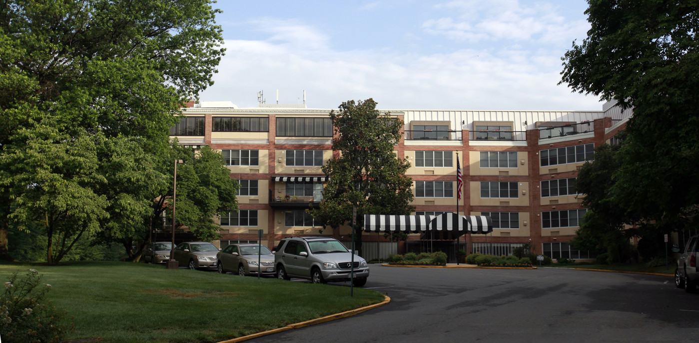 Vinson Hall in McLean, VA - Building Photo