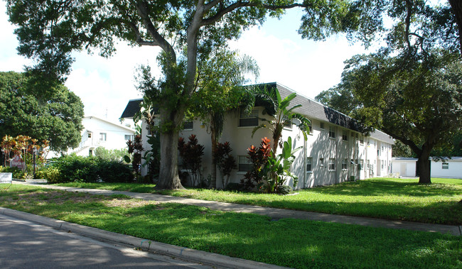 King's Court Apartments in Clearwater, FL - Building Photo - Building Photo