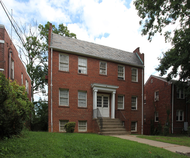 2918 P St SE in Washington, DC - Building Photo - Building Photo