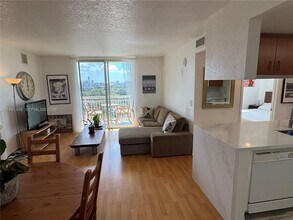 816 NW 11th St in Miami, FL - Building Photo - Building Photo