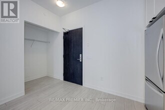 55 Duke St W in Kitchener, ON - Building Photo - Building Photo