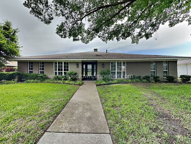 property at 1804 Mercedes Pl