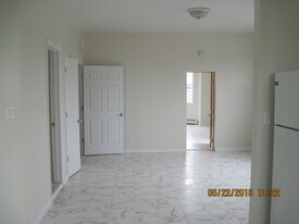 185 Benziger Ave, Unit Apartment 1 in Staten Island, NY - Building Photo