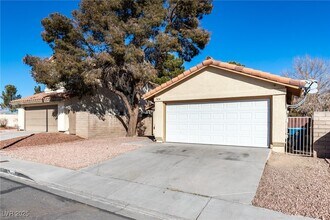 7434 Coffeyville Ave in Las Vegas, NV - Building Photo - Building Photo
