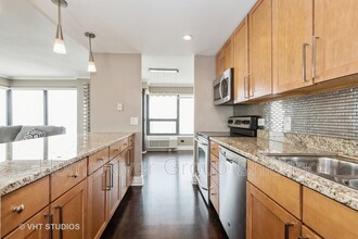 30 E Huron St in Chicago, IL - Building Photo - Building Photo