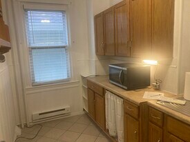 6303 Ventnor Ave in Ventnor City, NJ - Building Photo