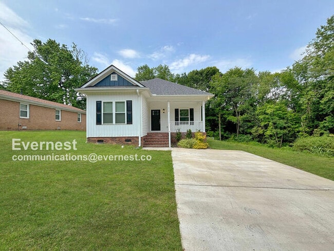 property at 212 Malvern Dr SW