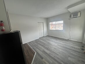 College Street Apartments in Akron, OH - Building Photo - Building Photo