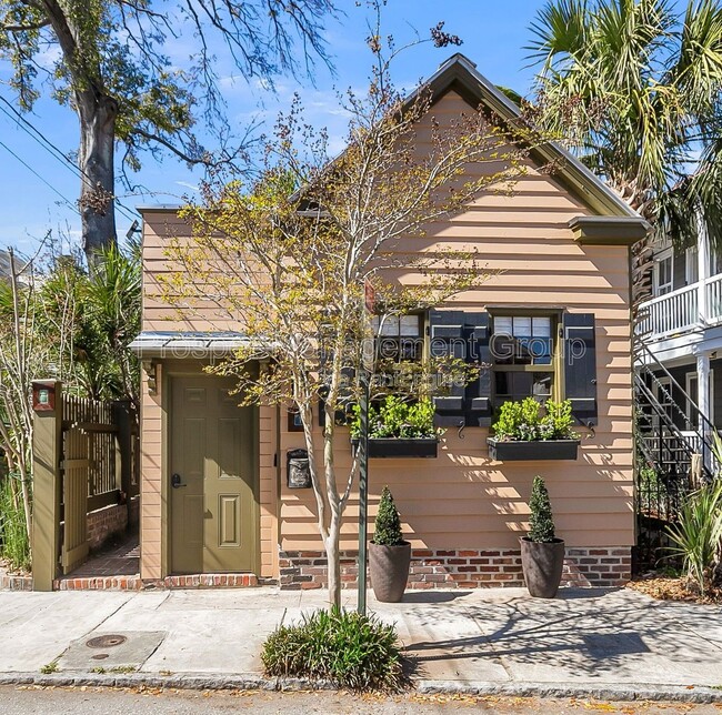 property at 1 Kracke St