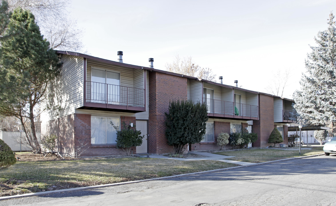 Camel Park Apartments in Murray, UT - Building Photo