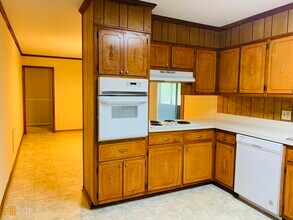 105 Sunrise Dr in Newnan, GA - Building Photo - Building Photo