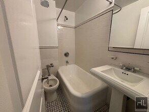 Christopher Street in New York, NY - Foto de edificio - Building Photo