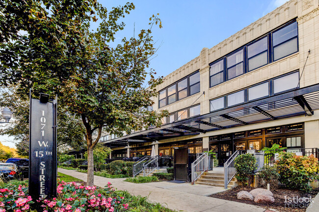 property at 1071 W 15th St