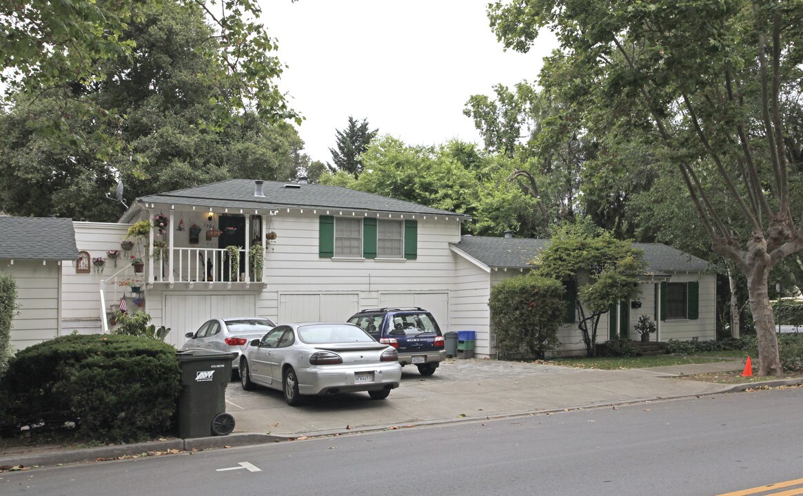 1353-1373 University Dr in Menlo Park, CA - Building Photo