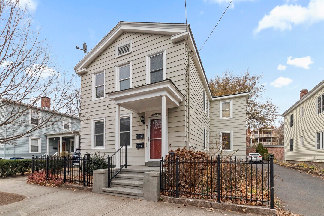 61 Lyon St in New Haven, CT - Building Photo