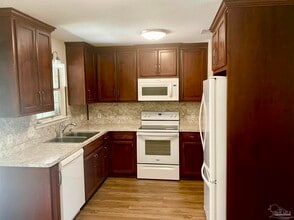 1422 College Pkwy in Gulf Breeze, FL - Building Photo - Building Photo
