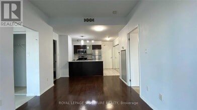 38 Grenville St in Toronto, ON - Building Photo - Building Photo