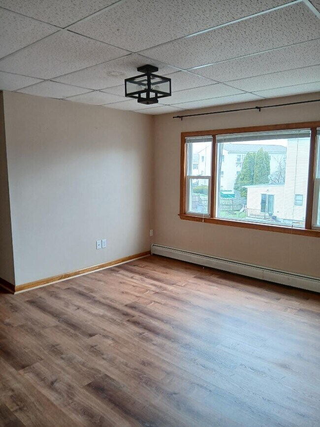 155 Shove St in Fall River, MA - Building Photo - Building Photo