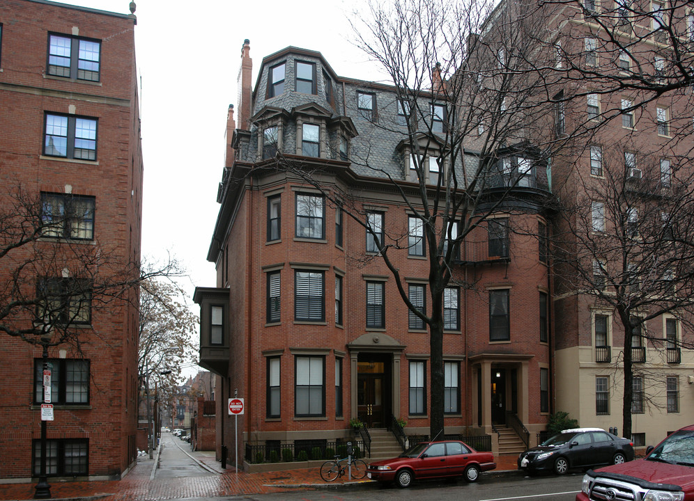 321 Dartmouth St in Boston, MA - Building Photo