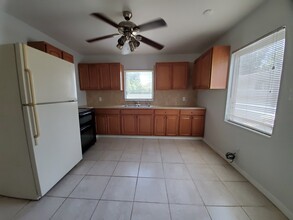 6328 Brentwood Ave in Sarasota, FL - Foto de edificio - Building Photo