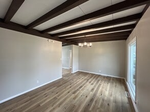 20101 Good Hope Rd in Lannon, WI - Building Photo - Building Photo