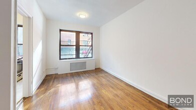 162 E 55th St in New York, NY - Building Photo - Building Photo