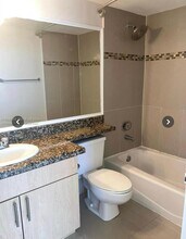 7601 E Treasure Dr, Unit 911 in Miami Beach, FL - Building Photo - Building Photo