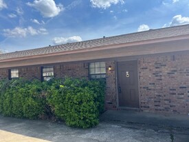 710 E O St in Russellville, AR - Building Photo